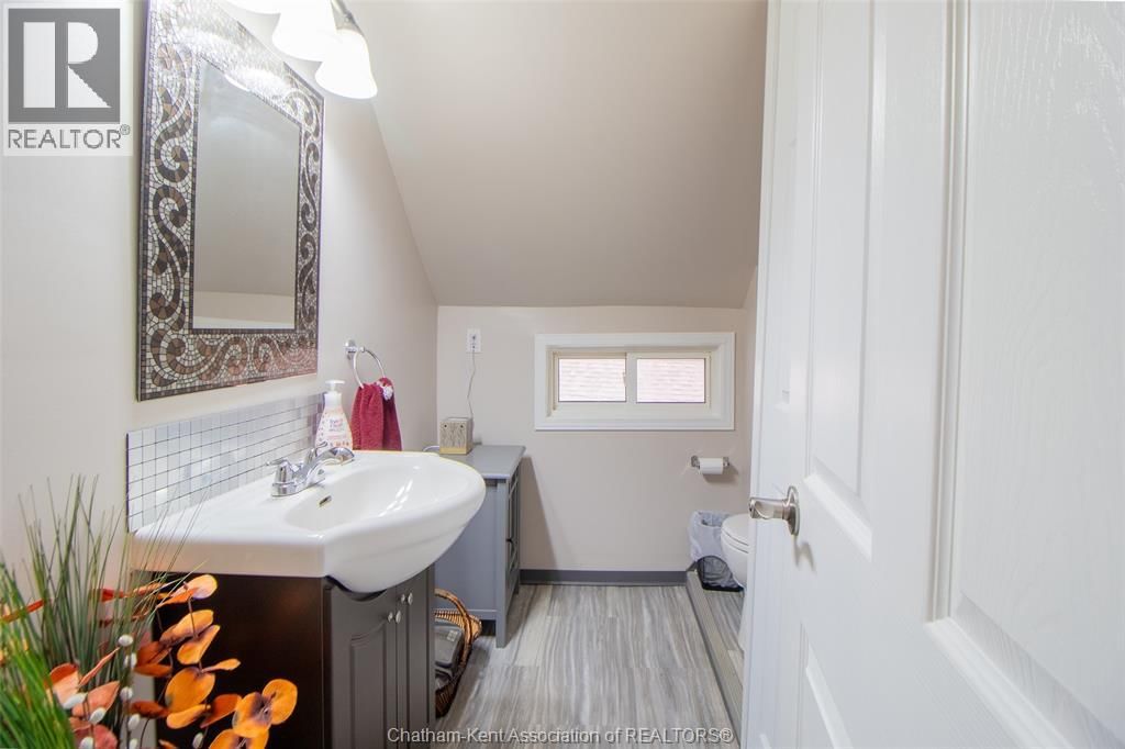 206 ADELAIDE STREET SOUTH Image 18