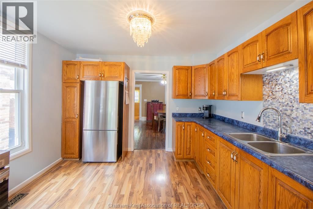 206 ADELAIDE STREET SOUTH Image 8