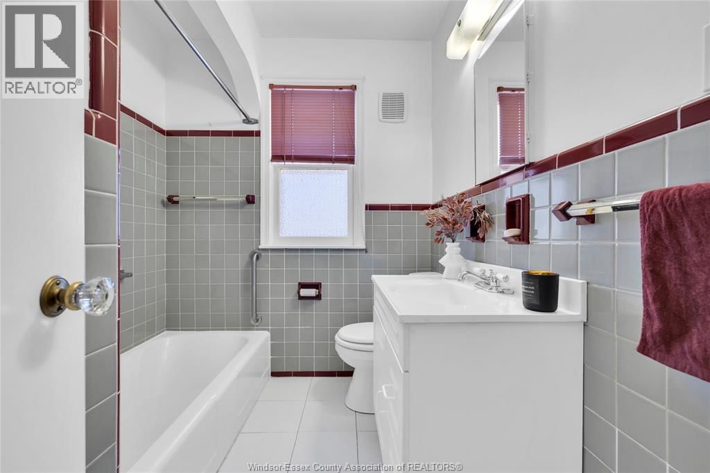 7534 ST. ROSE Image 19