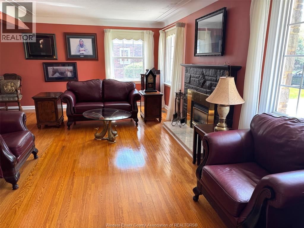 2440 BUCKINGHAM DRIVE Image 2