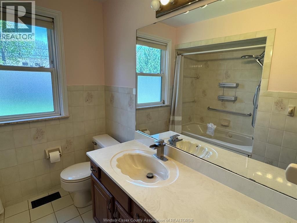 2440 BUCKINGHAM DRIVE Image 30