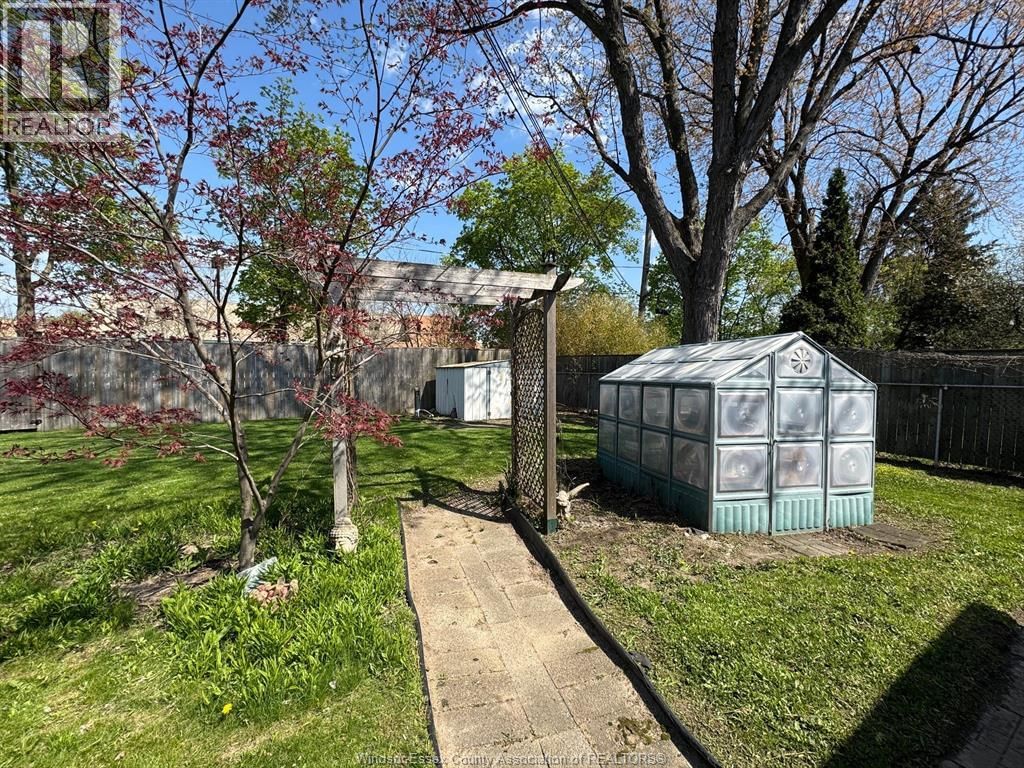 2440 BUCKINGHAM DRIVE Image 45