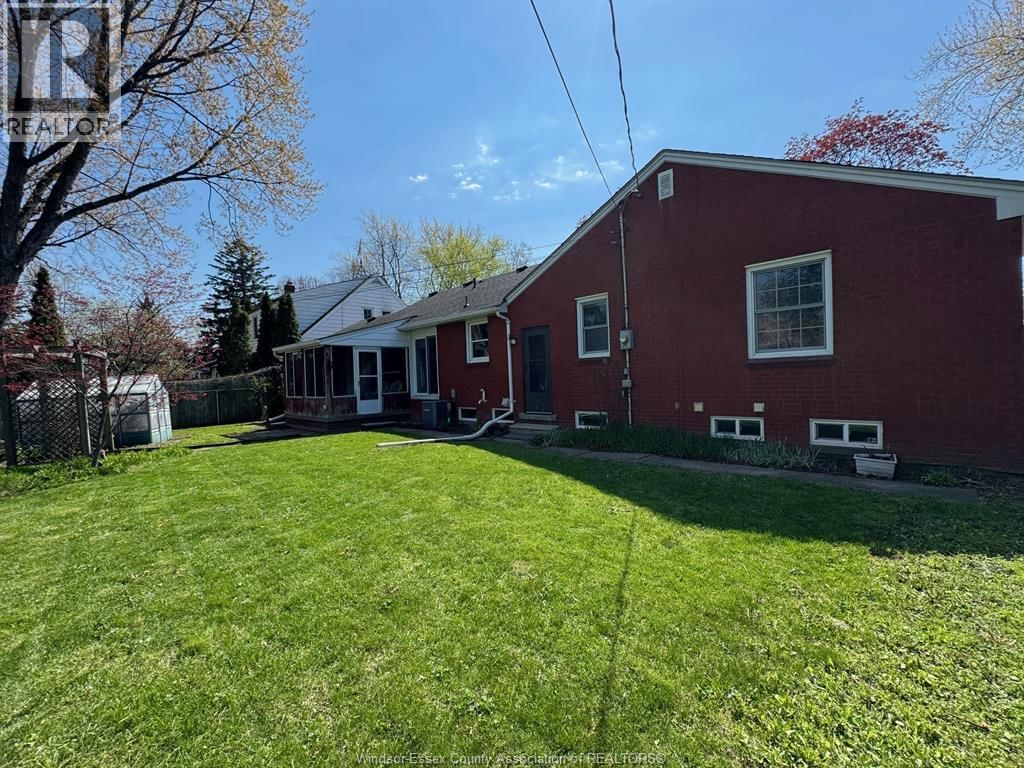 2440 BUCKINGHAM DRIVE Image 48