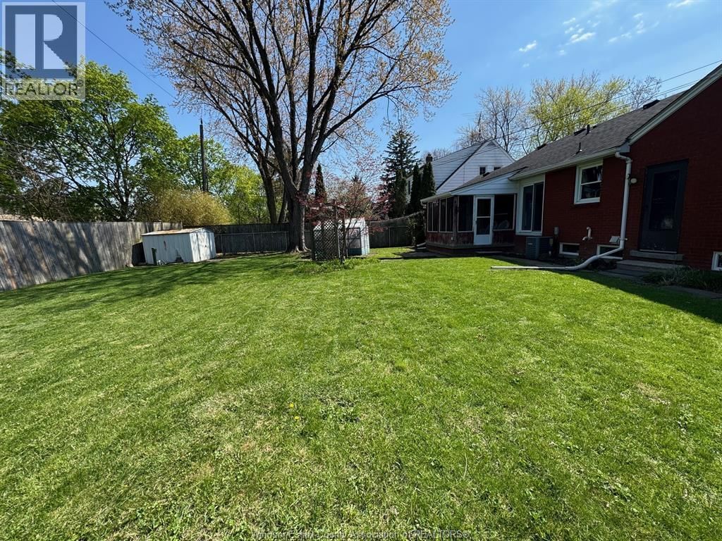 2440 BUCKINGHAM DRIVE Image 49