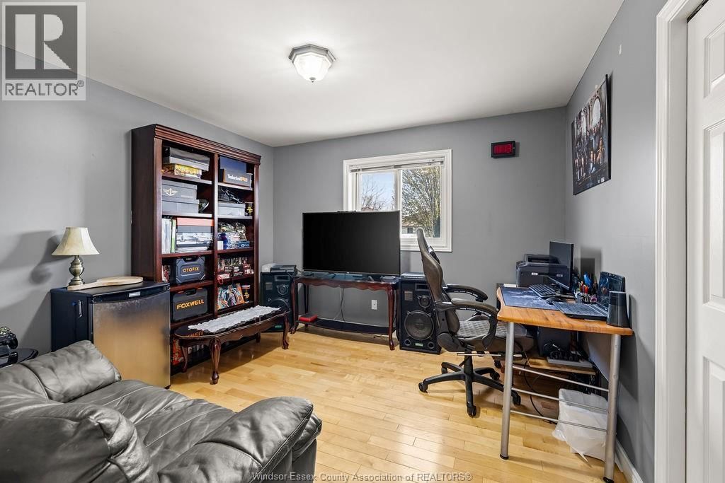 4620 BUNKER Image 12