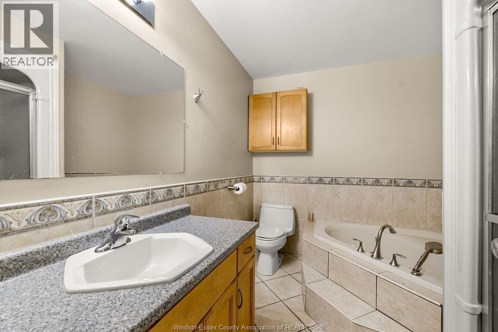 4620 BUNKER Image 16