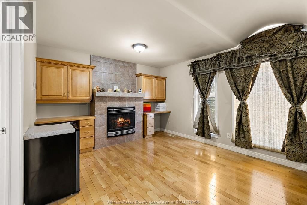 4620 BUNKER Image 17