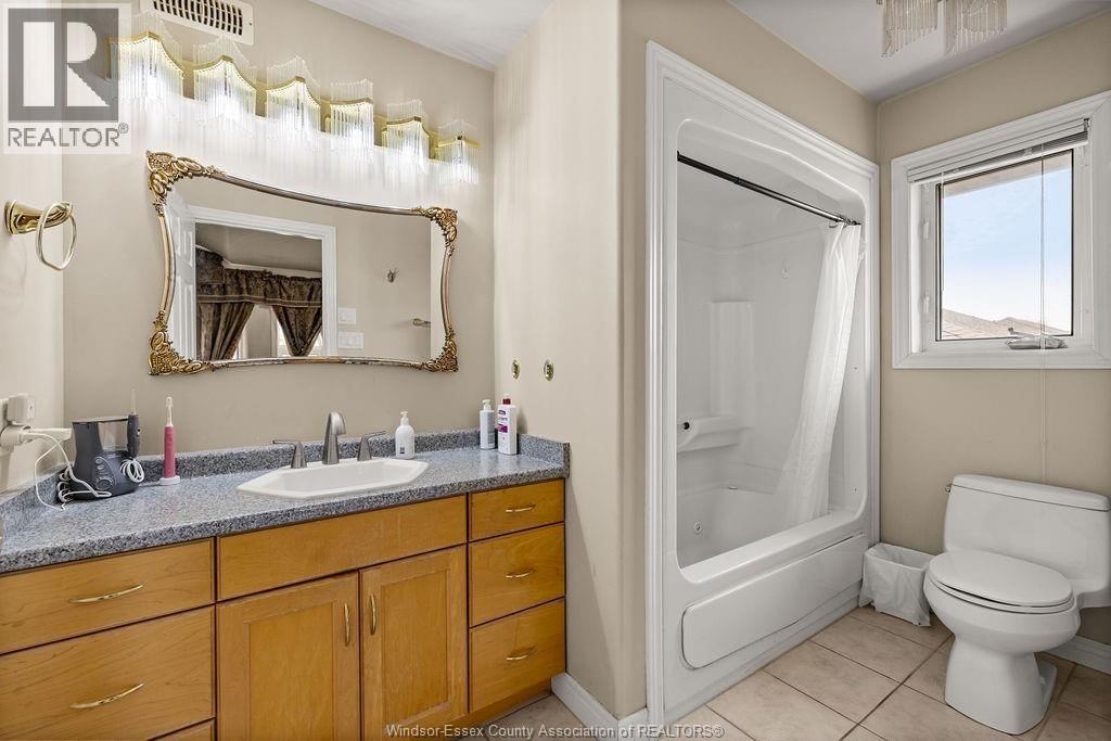 4620 BUNKER Image 19