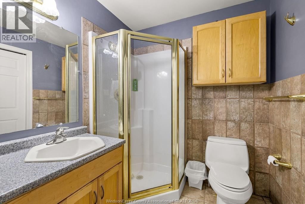 4620 BUNKER Image 27