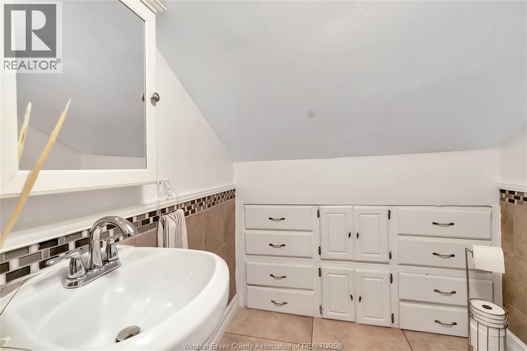 287 SEYMOUR STREET Image 22