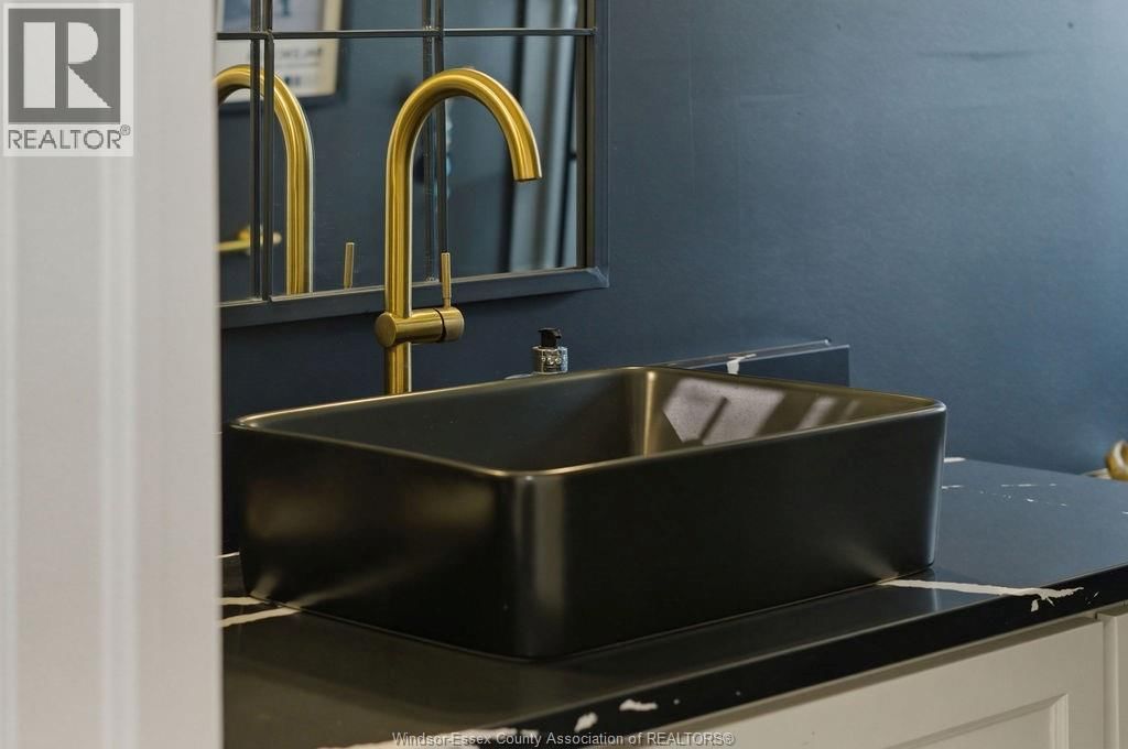 3160 DANDURAND AVENUE Image 18