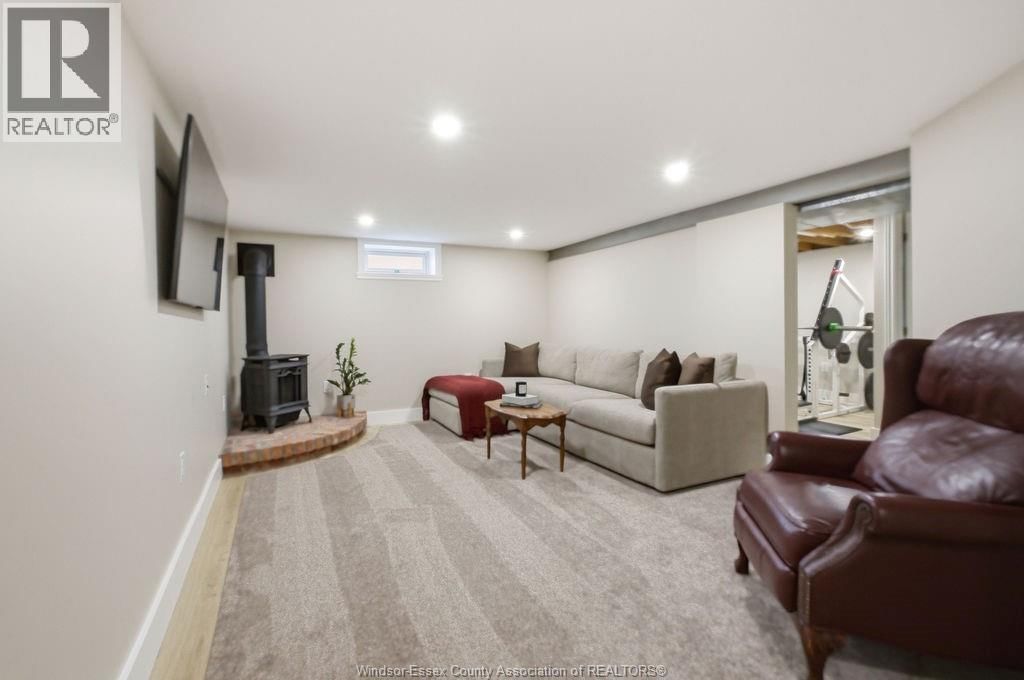 3160 DANDURAND AVENUE Image 30