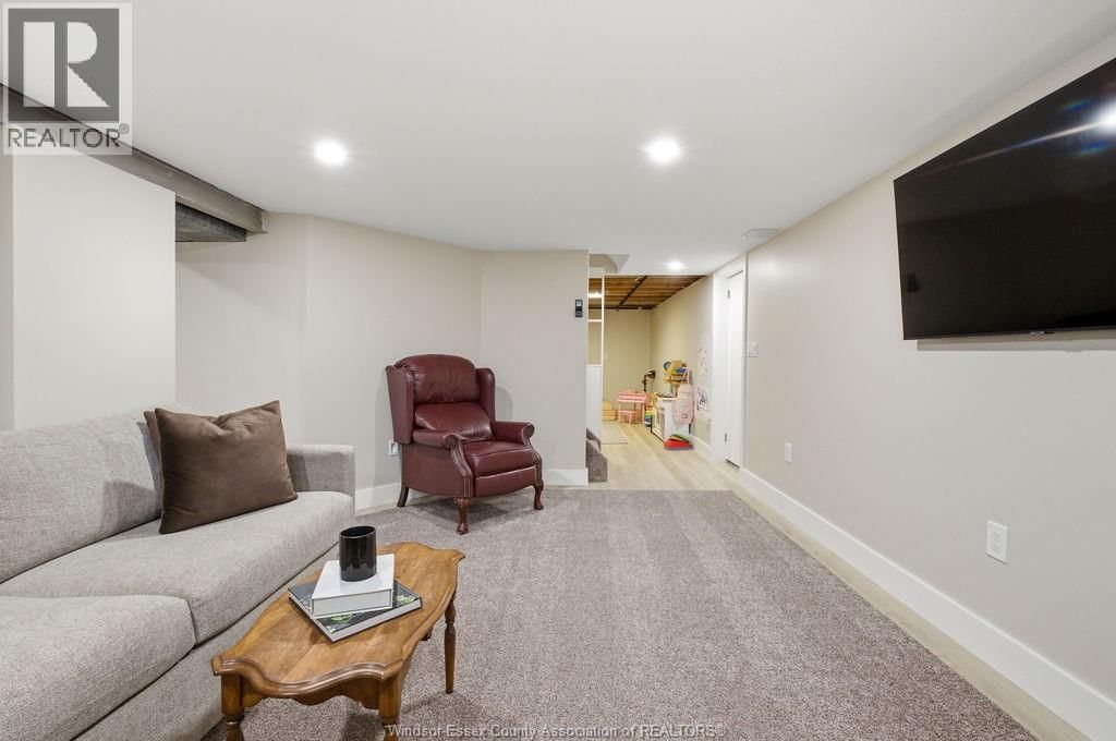 3160 DANDURAND AVENUE Image 31