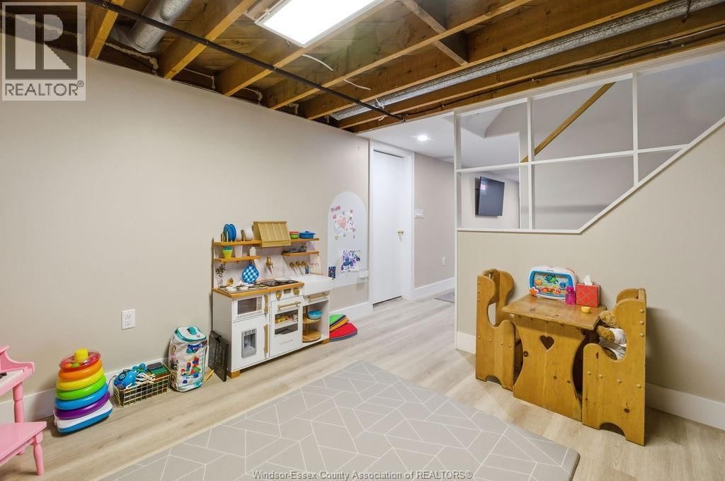 3160 DANDURAND AVENUE Image 33