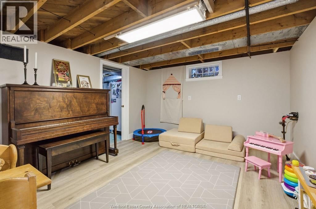 3160 DANDURAND AVENUE Image 34