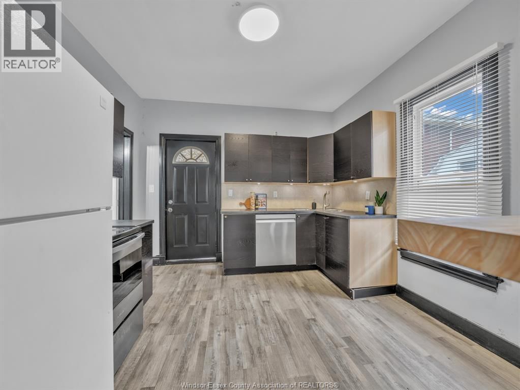 371 NEWBURY STREET Image 14