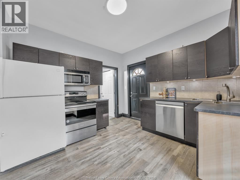 371 NEWBURY STREET Image 15