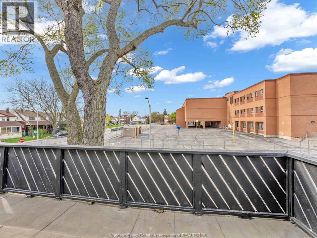 371 NEWBURY STREET Image 23