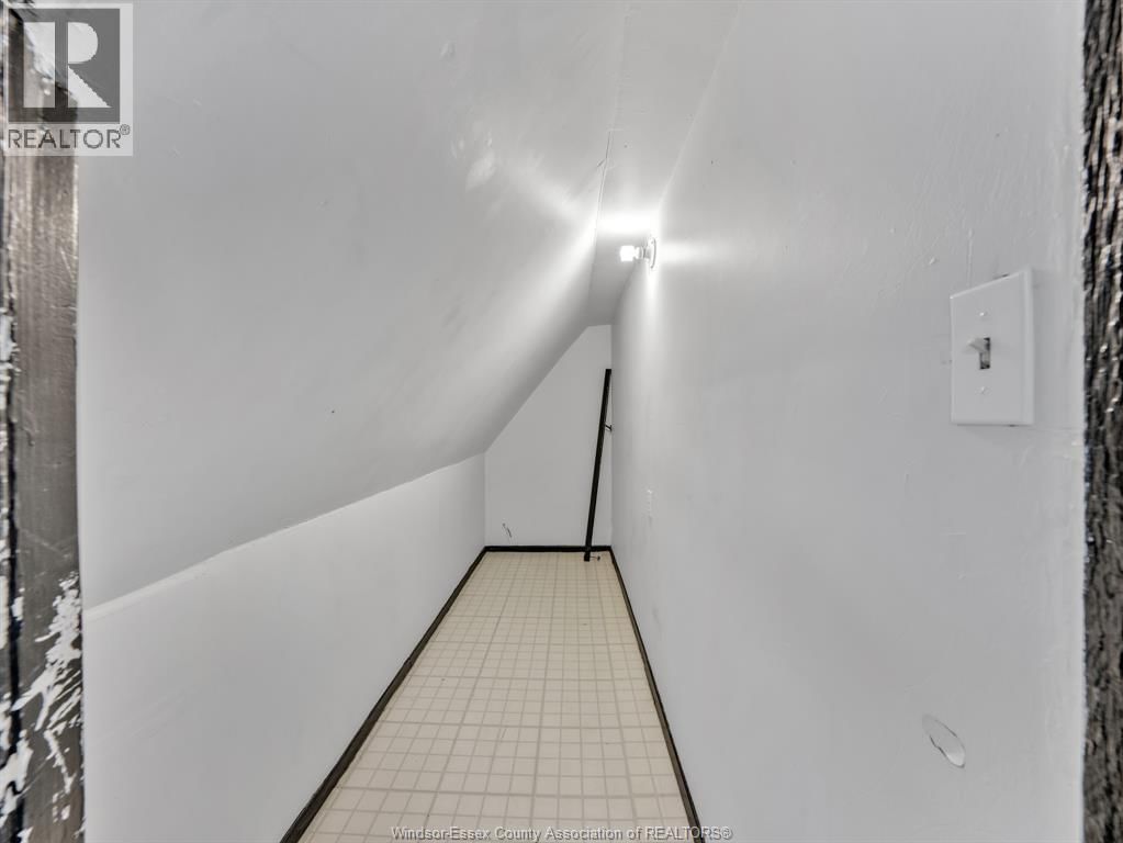 371 NEWBURY STREET Image 29