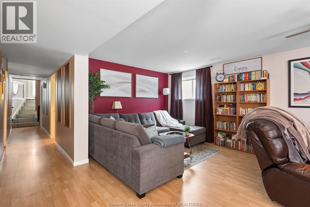 330 REAUME ROAD Image 21