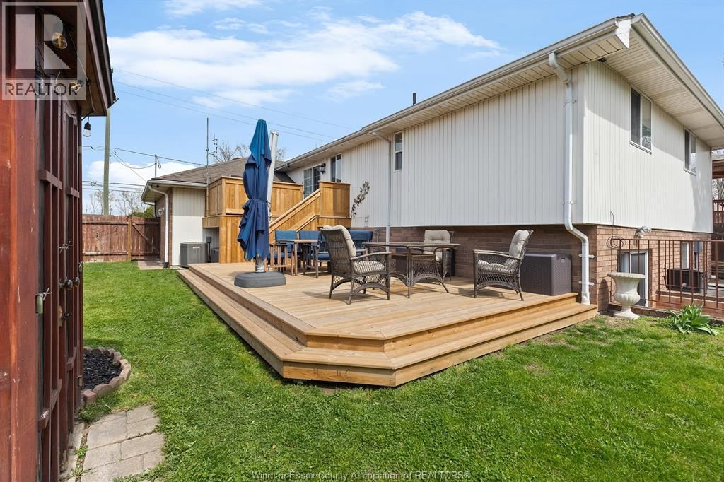 330 REAUME ROAD Image 30