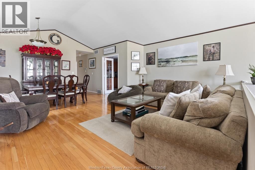 330 REAUME ROAD Image 5