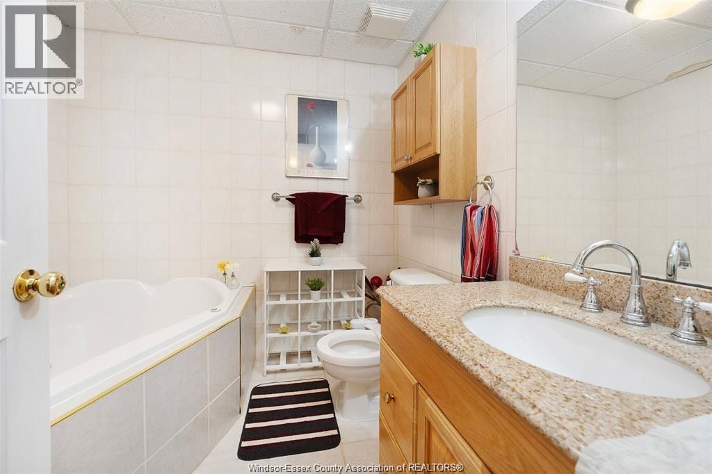 1454 CLOVER AVENUE Image 22