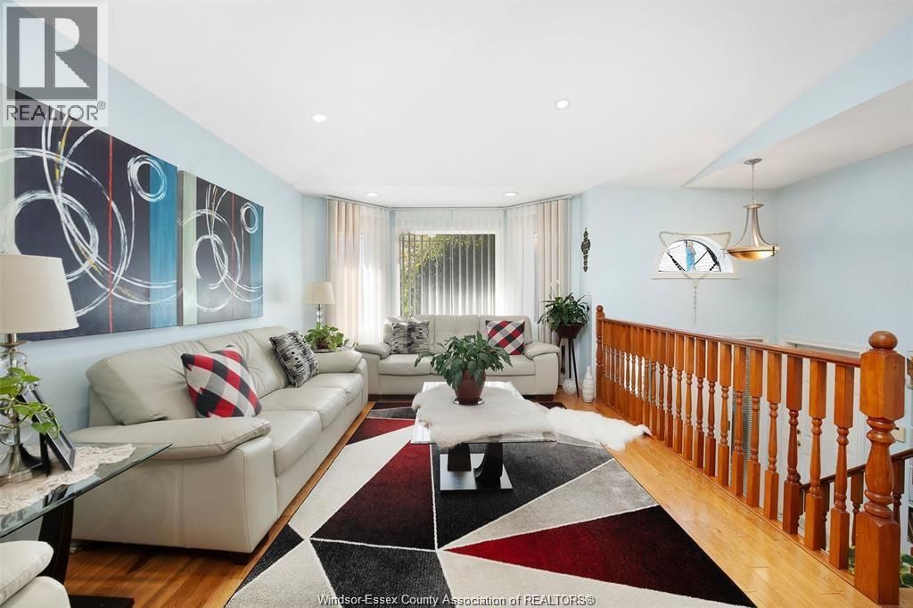 1454 CLOVER AVENUE Image 4