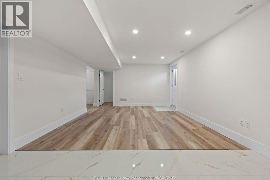 2466 PARTINGTON AVENUE Image 29