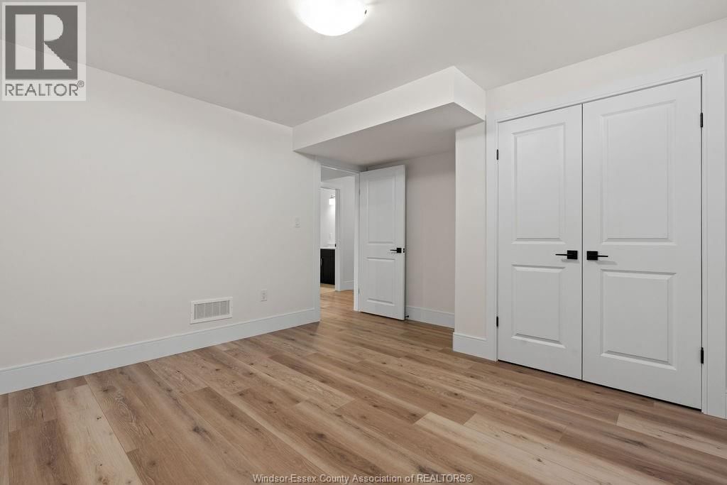 2466 PARTINGTON AVENUE Image 31