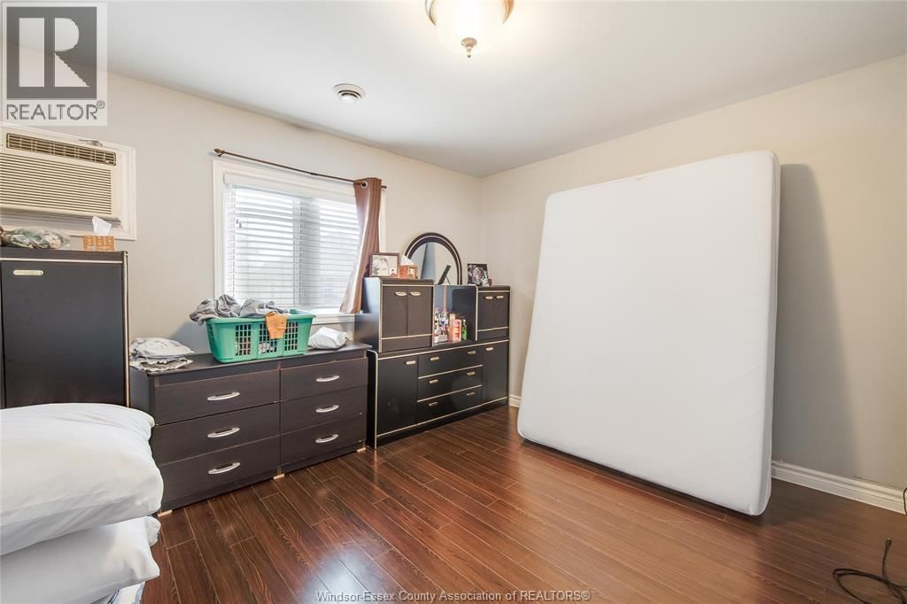 1056-60 NIAGARA Image 16