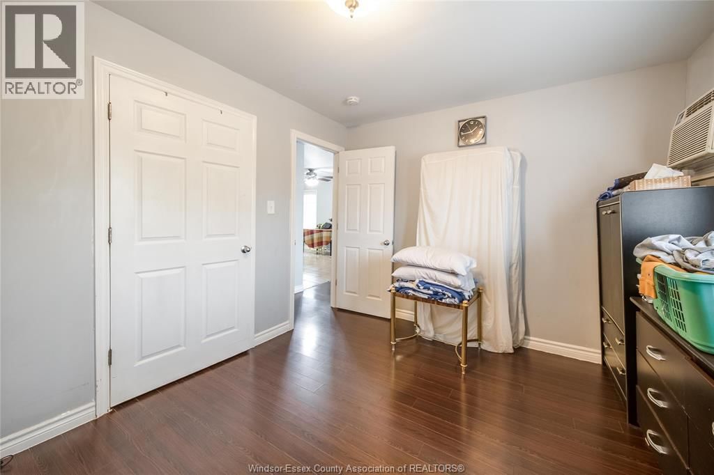 1056-60 NIAGARA Image 18