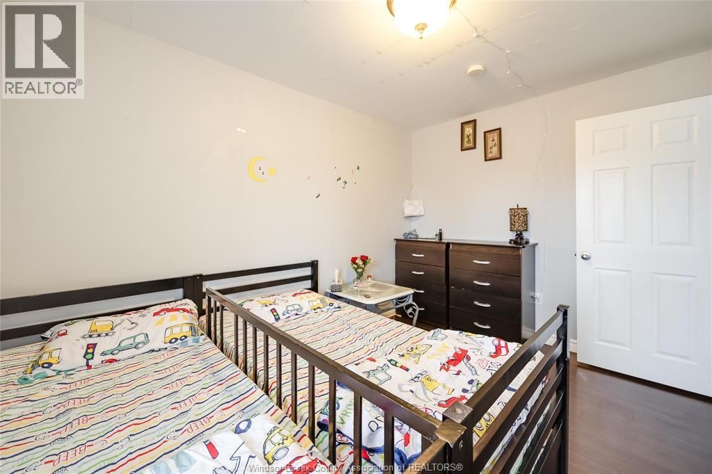 1056-60 NIAGARA Image 21