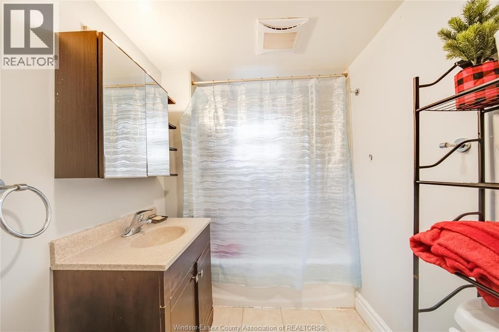 1056-60 NIAGARA Image 41