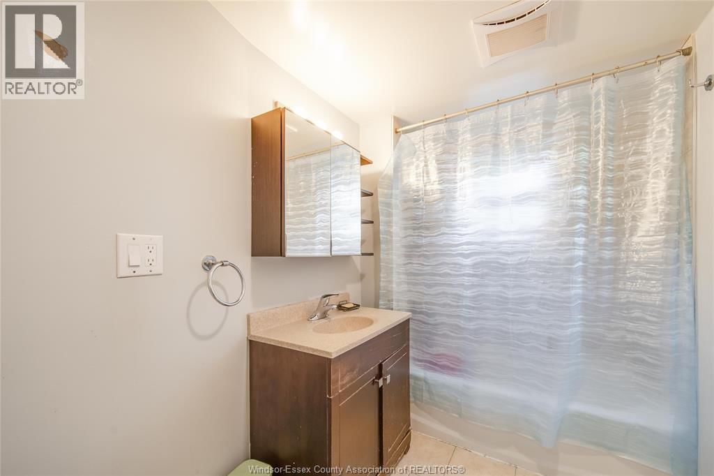 1056-60 NIAGARA Image 42