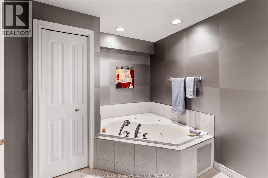 309 GOLFVIEW DRIVE Image 43