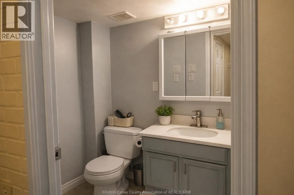 1475 MARTINDALE STREET Image 8