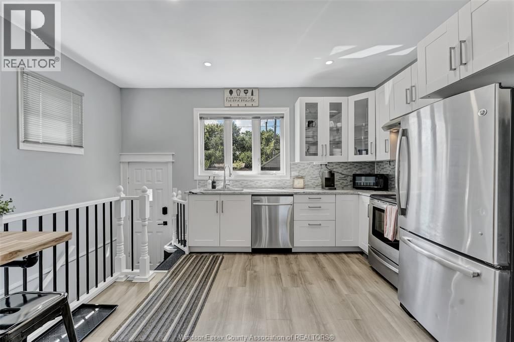 253 PIERRE AVENUE Image 16