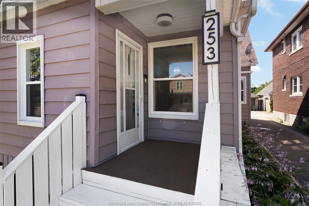 253 PIERRE AVENUE Image 3