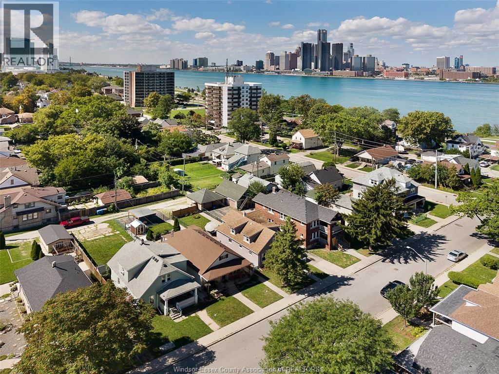 253 PIERRE AVENUE Image 33