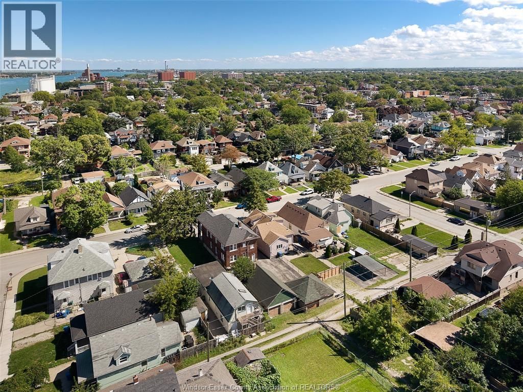 253 PIERRE AVENUE Image 35