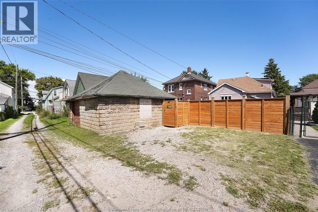 253 PIERRE AVENUE Image 7