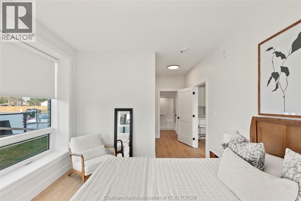 512 - 364 GRAND AVENUE EAST Image 17
