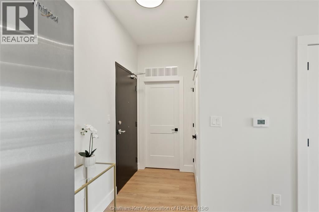 512 - 364 GRAND AVENUE EAST Image 32