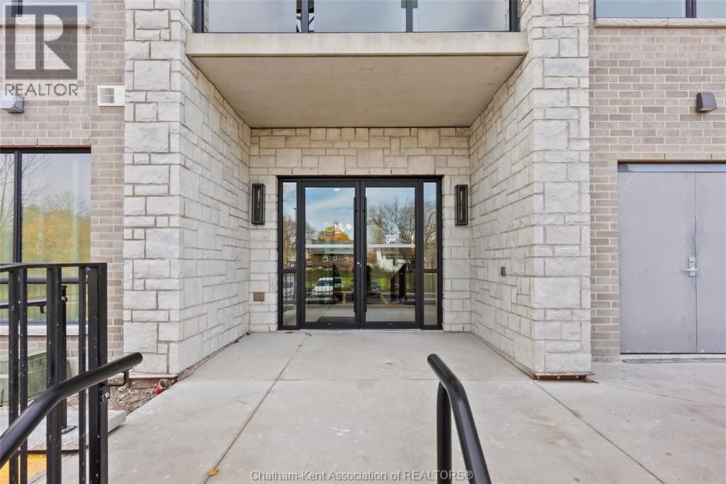 512 - 364 GRAND AVENUE EAST Image 41