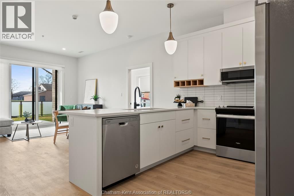 512 - 364 GRAND AVENUE EAST Image 8