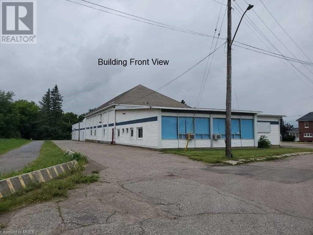 220 CARSWELL Street Image 3
