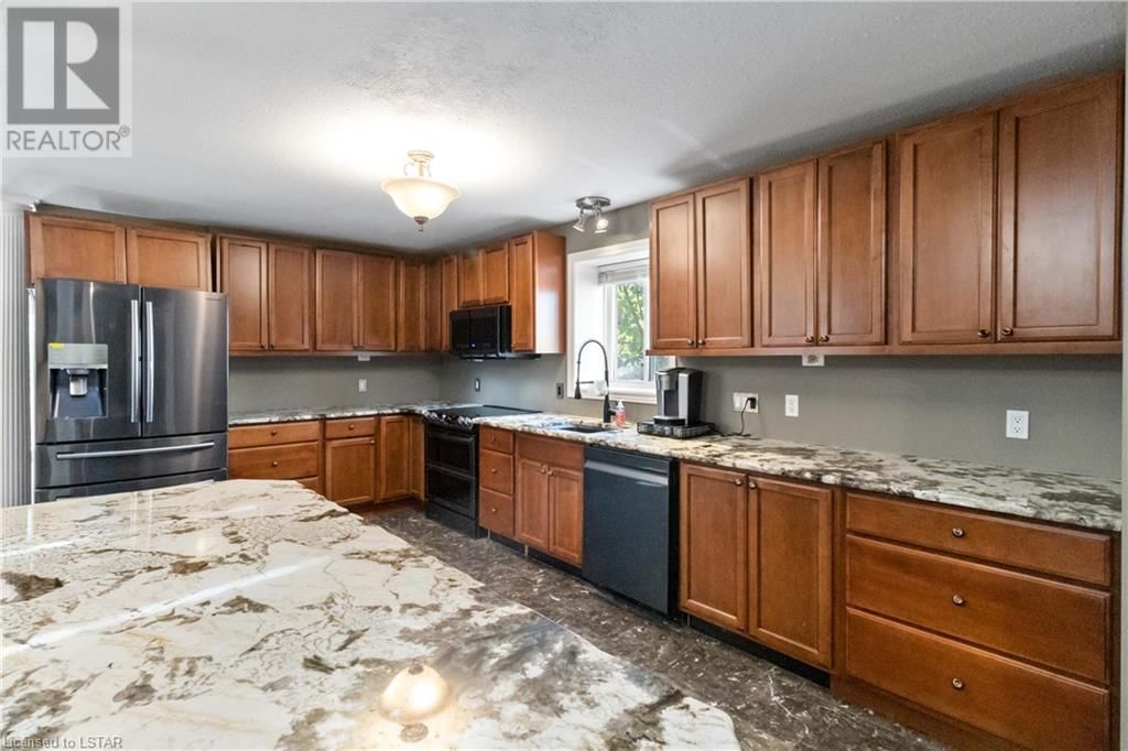 1154 DARNLEY Boulevard Image 14
