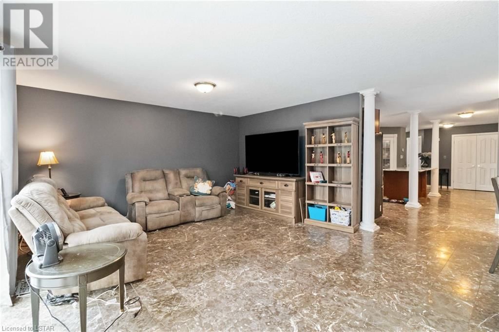 1154 DARNLEY Boulevard Image 19