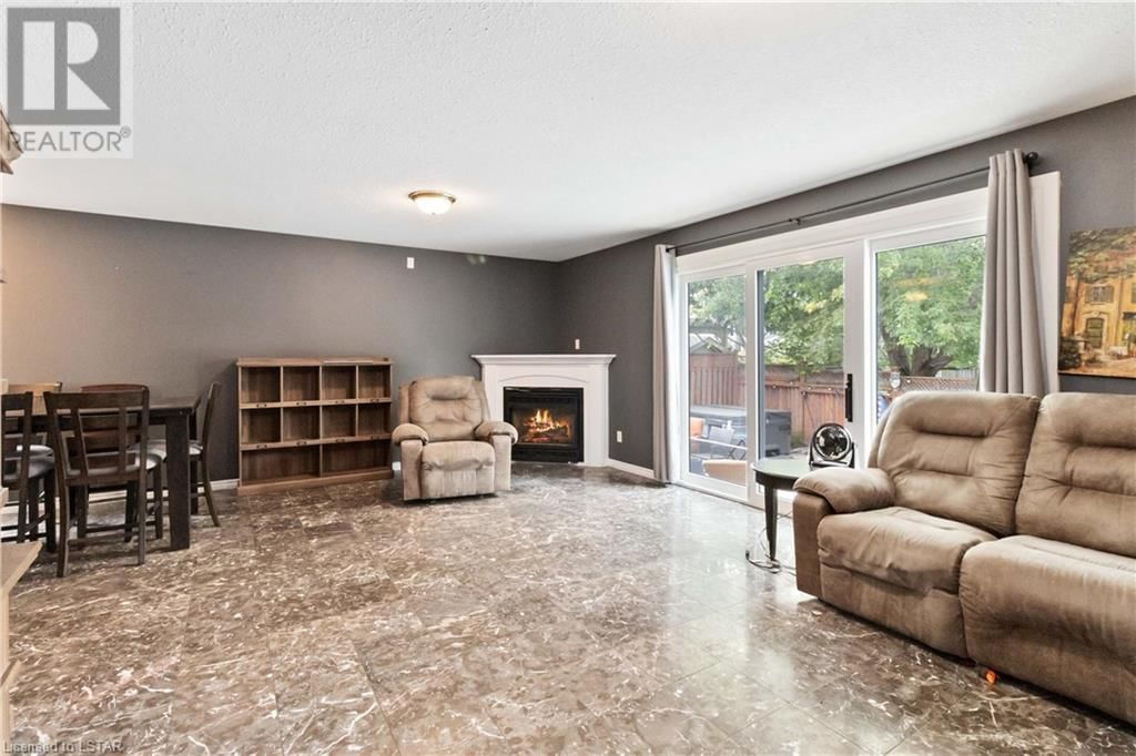 1154 DARNLEY Boulevard Image 21